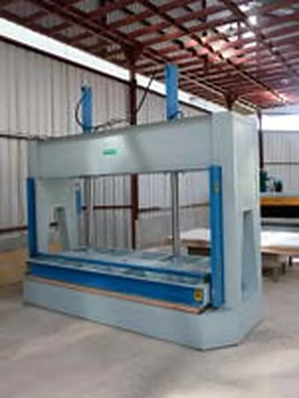 Mesin Cold Press CP48 × 50T di workshop RBE